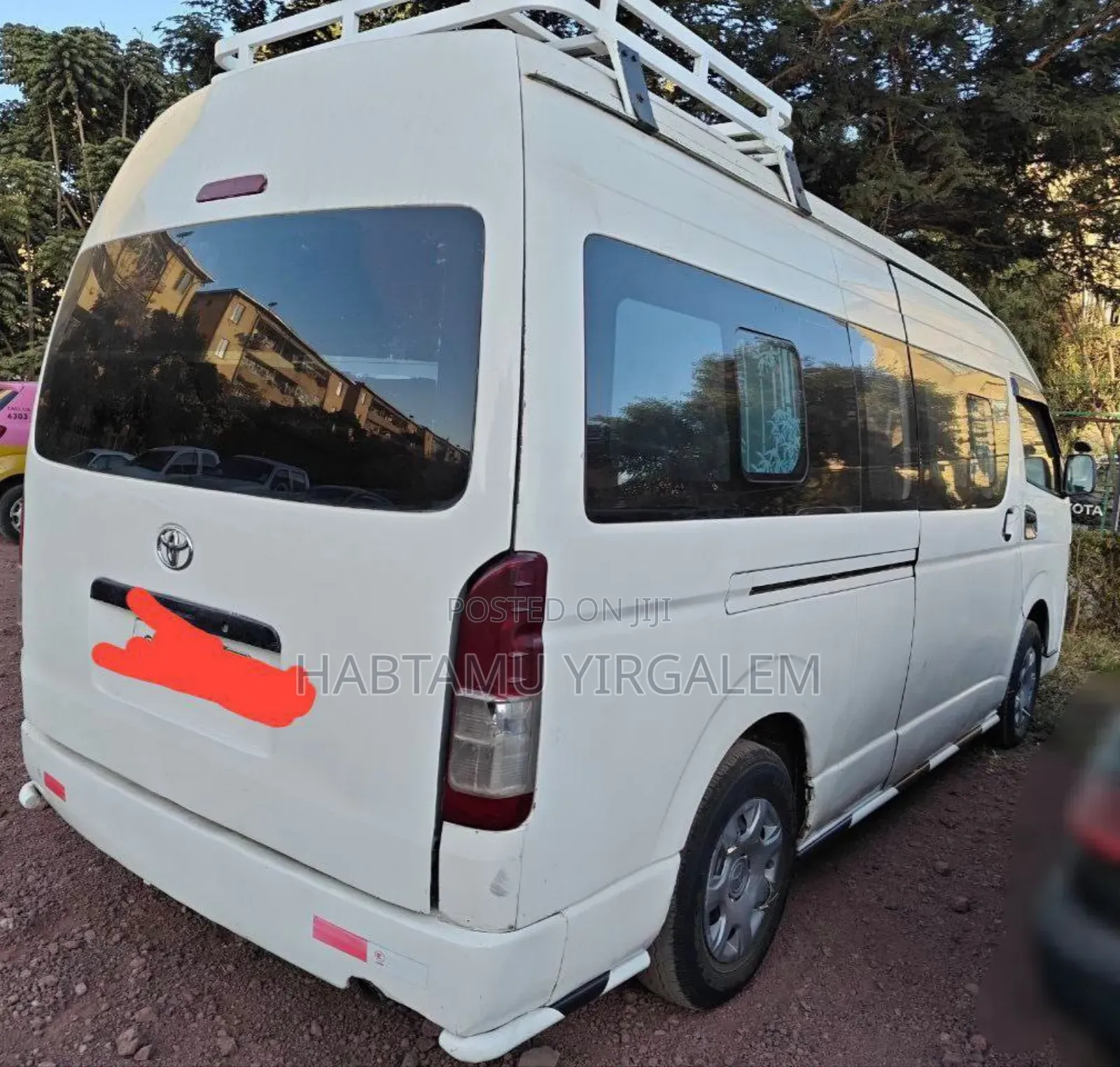 Toyota HiAce 2014 White