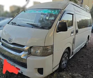 Toyota HiAce 2014 White