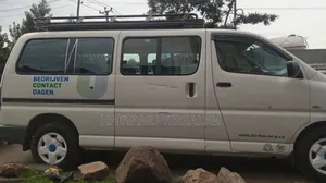 Toyota HiAce 2014 White
