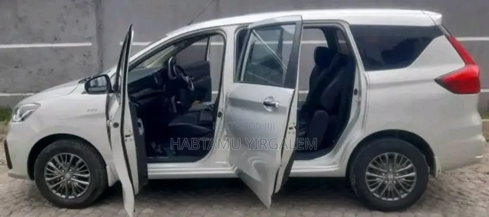 Suzuki Ertiga 2021 Silver