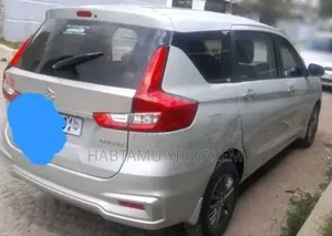 Suzuki Ertiga 2021 Silver