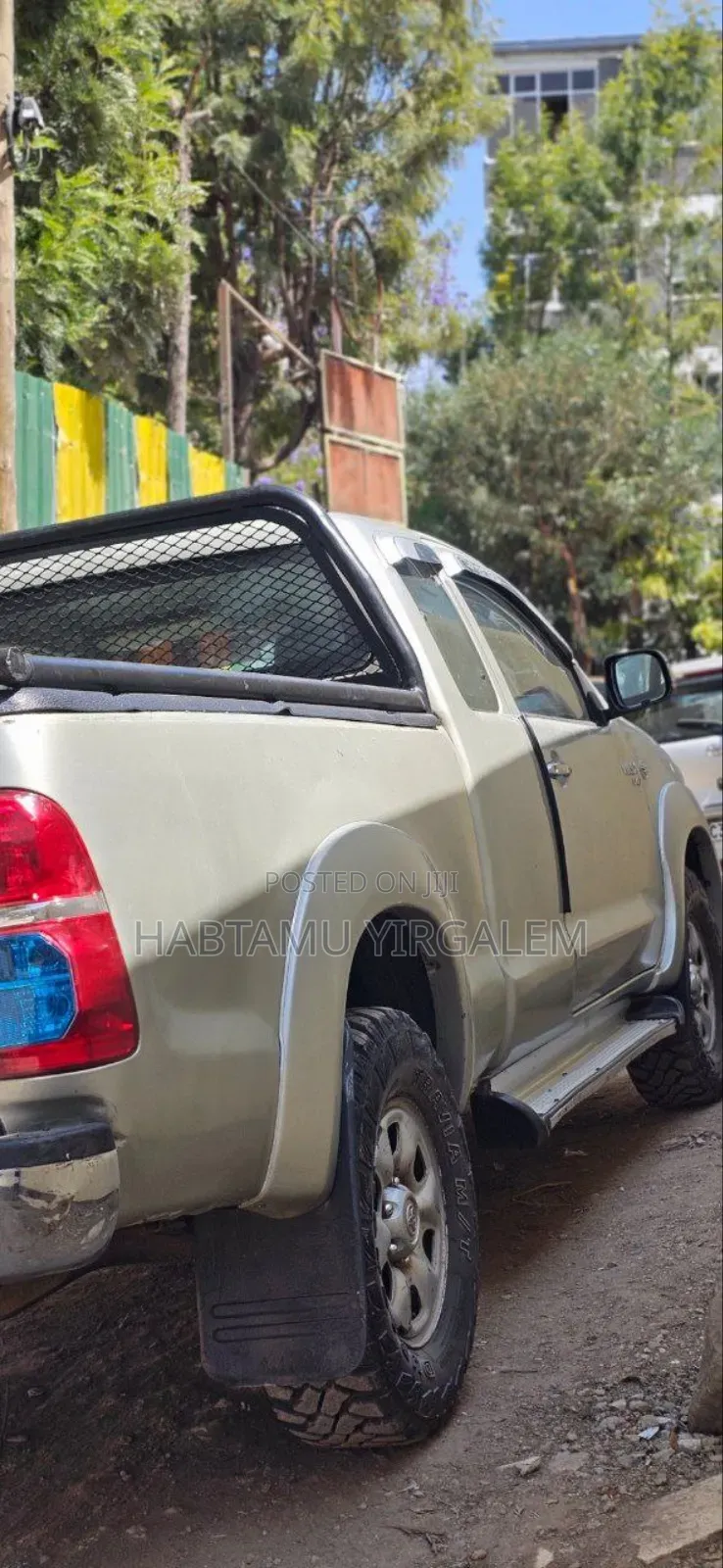 Toyota Hilux 2007 Gold