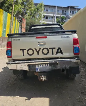 Toyota Hilux 2007 Gold