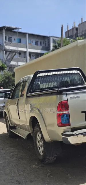 Toyota Hilux 2007 Gold