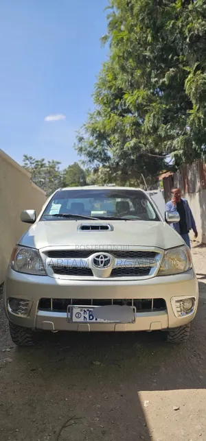 Toyota Hilux 2007 Gold