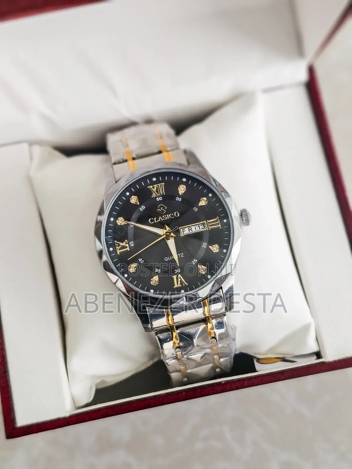 Classico Quartz Analog Men's Watch With a Black Silver-Gold Stainless