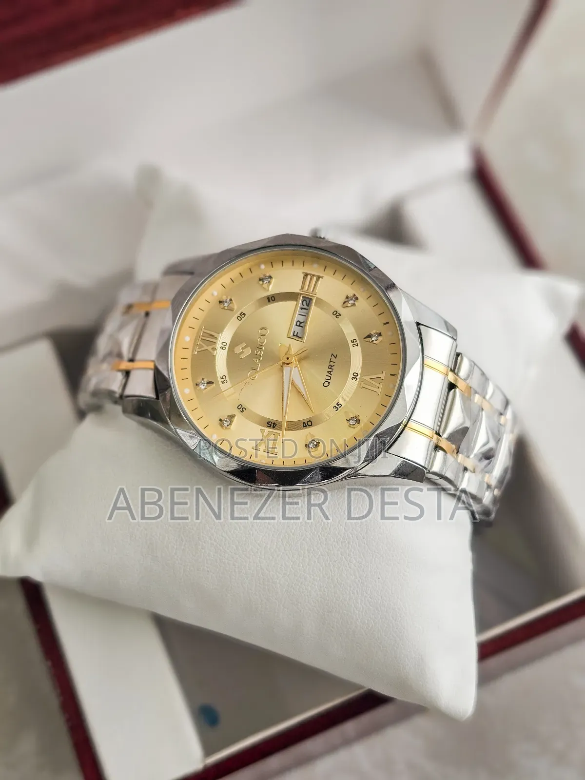 Clasico Men's Quartz Watch With a Stainless Steel Strap and Gold-Tone