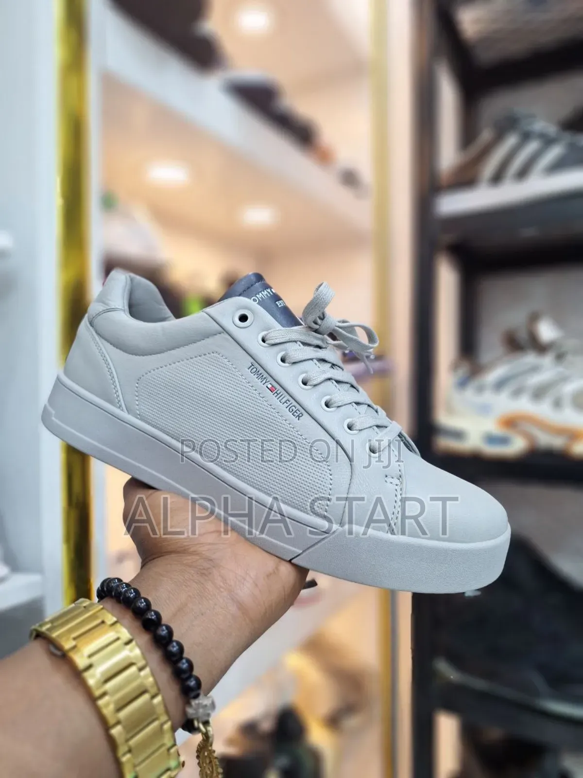 New Arrival Tommy Flat Sneakers Made In Vietnam