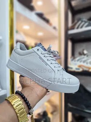 New Arrival Tommy Flat Sneakers Made In Vietnam