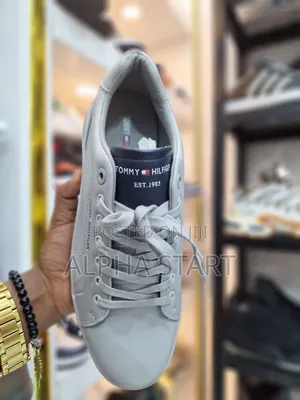 New Arrival Tommy Flat Sneakers Made In Vietnam