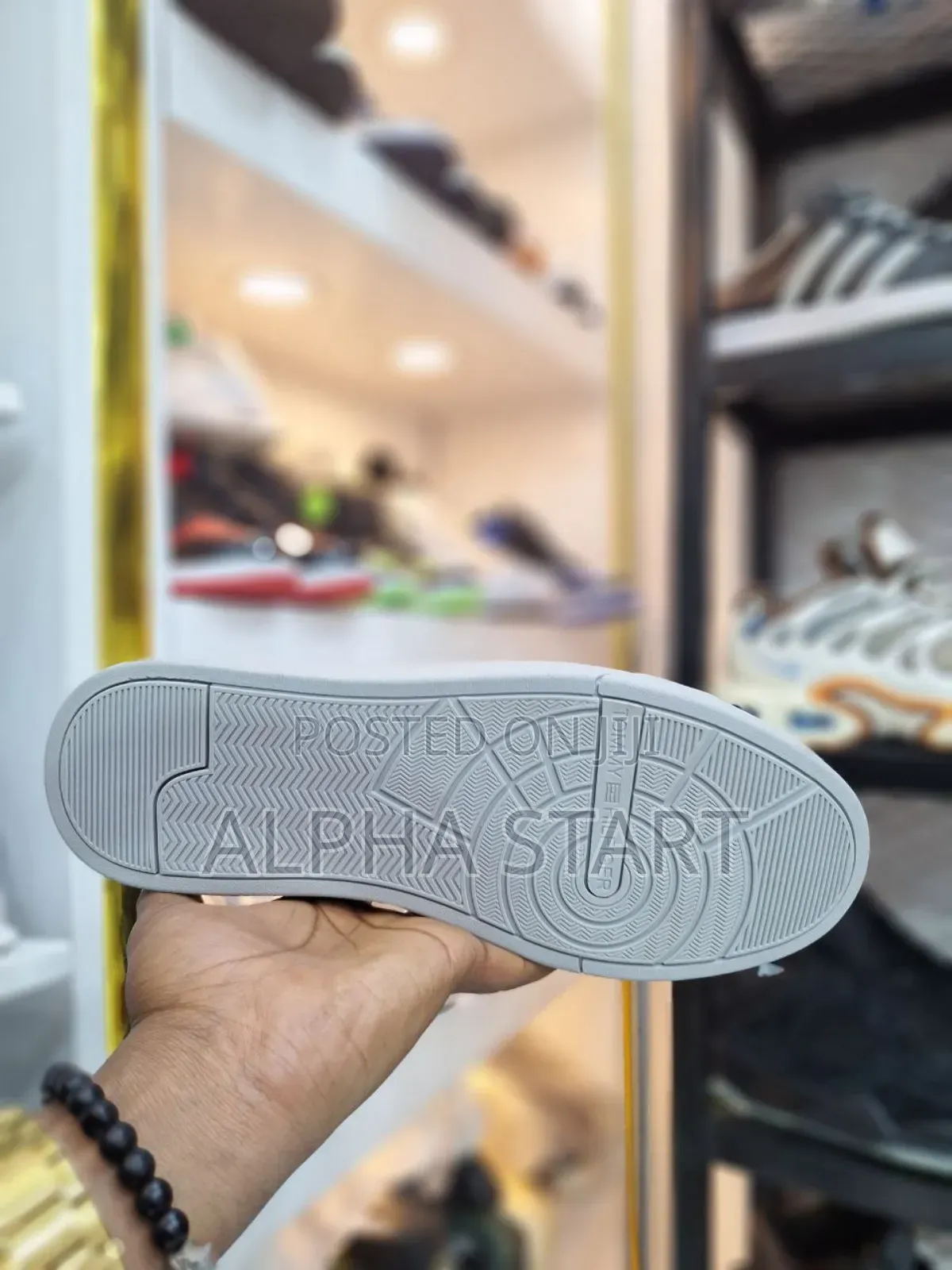 New Arrival Tommy Flat Sneakers Made In Vietnam