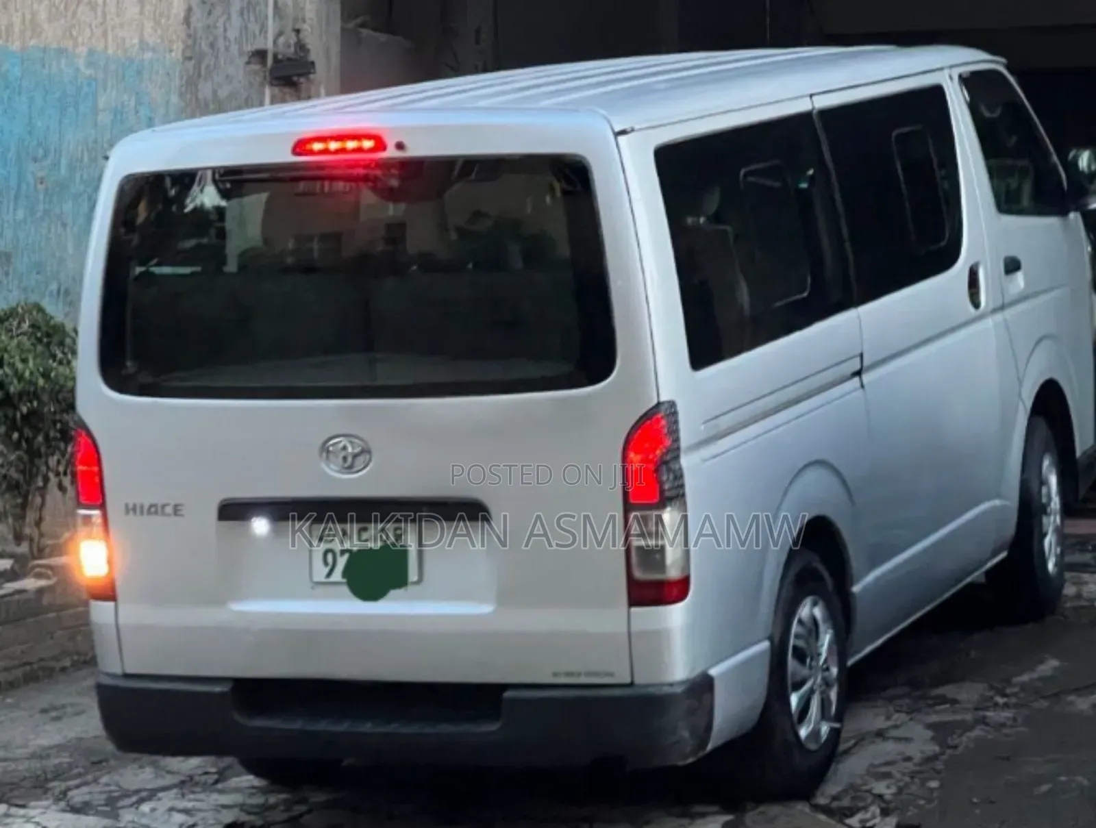 Toyota HiAce 2018 White
