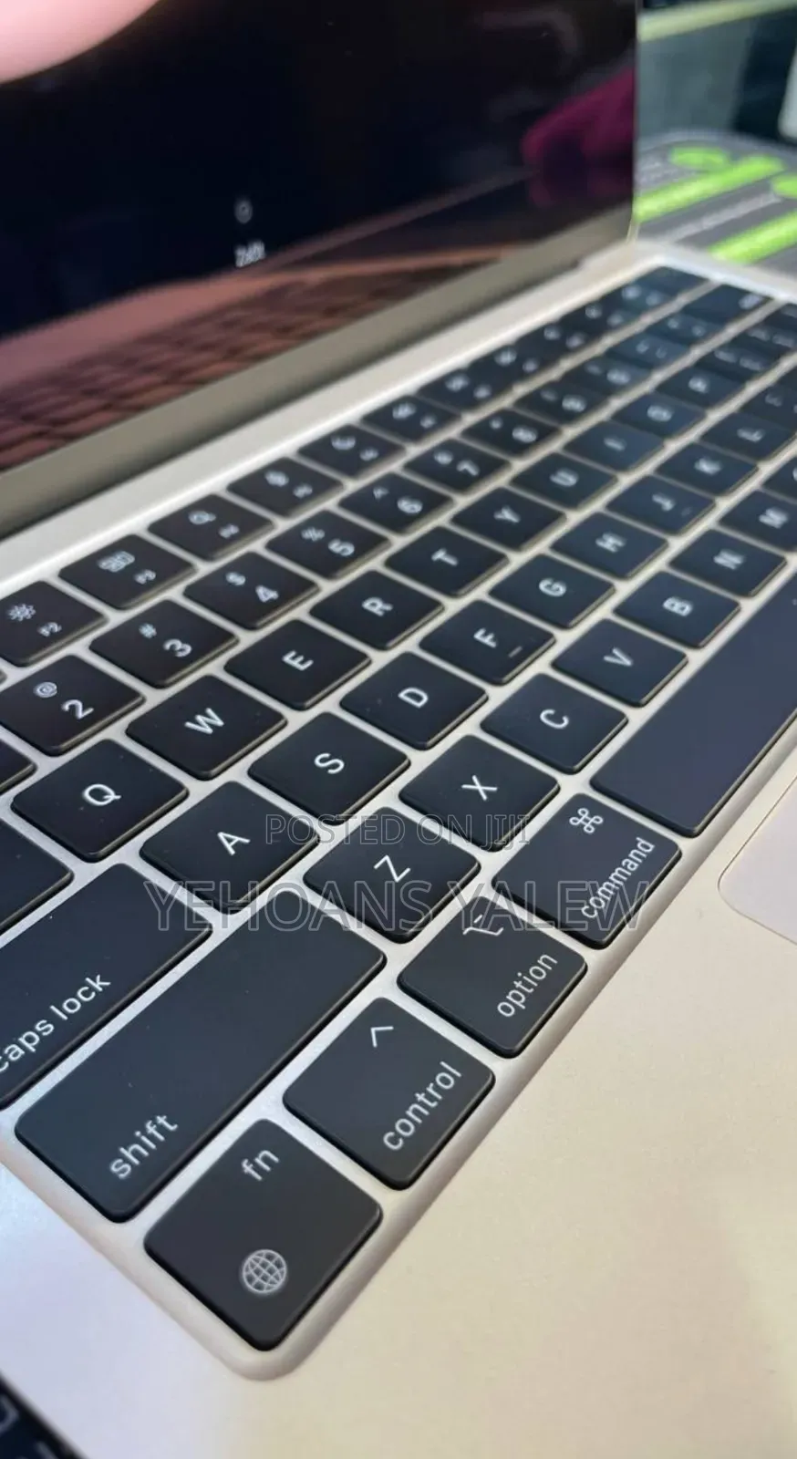 New Laptop Apple MacBook Air 2024 M3 13-Inch 8GB Apple M3 SSD 256GB