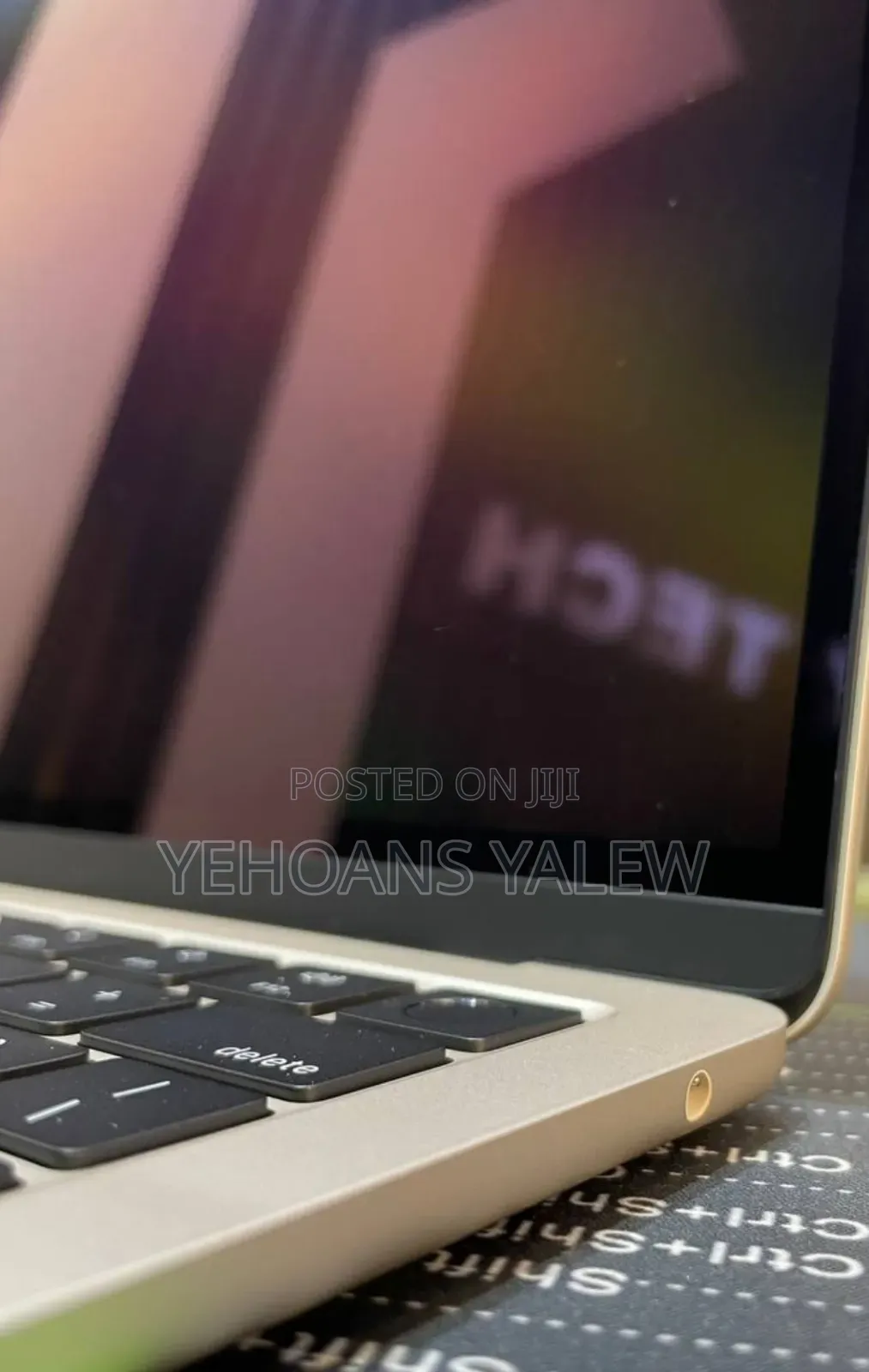 New Laptop Apple MacBook Air 2024 M3 13-Inch 8GB Apple M3 SSD 256GB