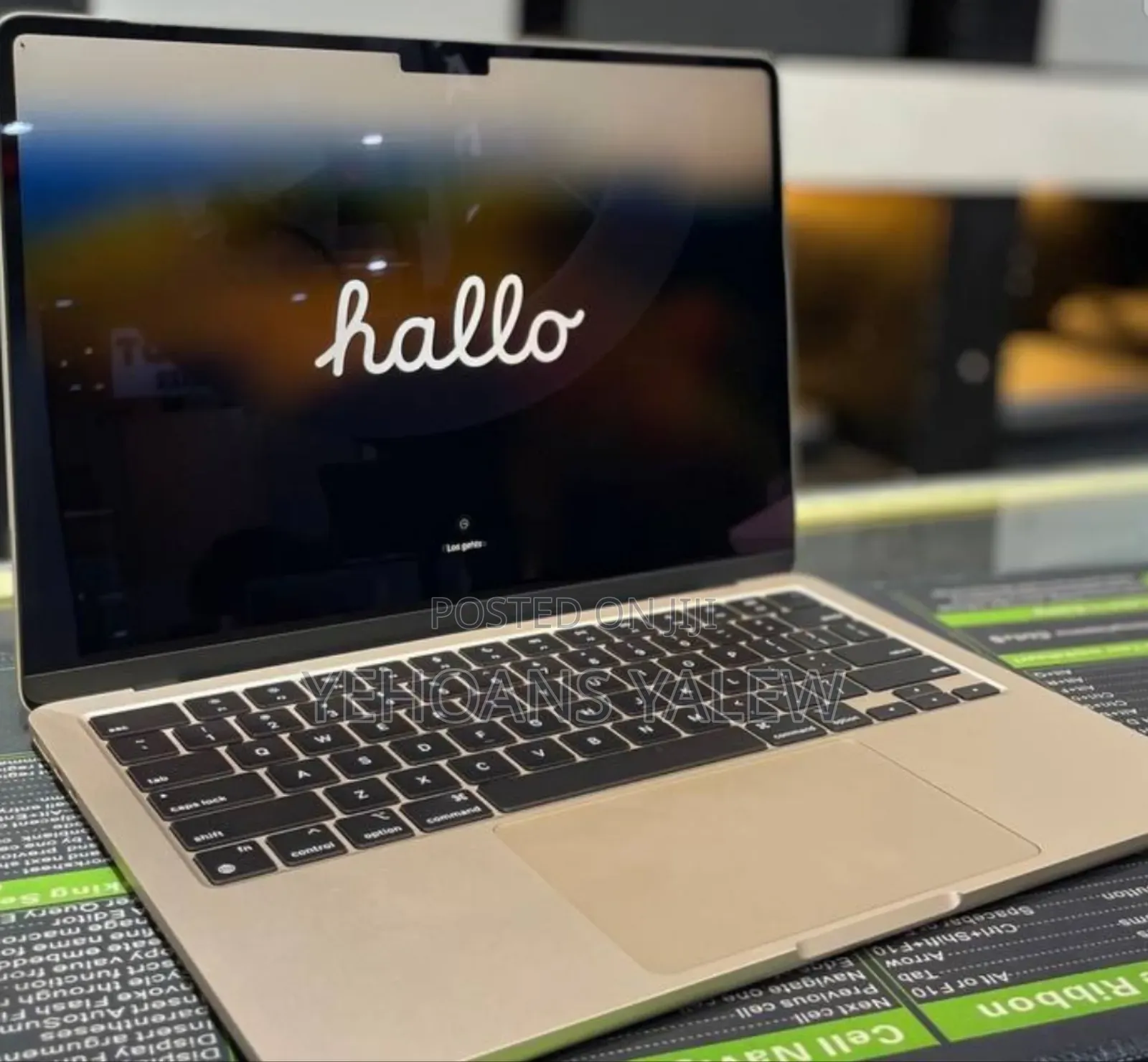 New Laptop Apple MacBook Air 2024 M3 13-Inch 8GB Apple M3 SSD 256GB