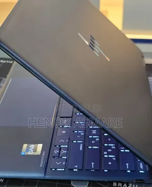 New Laptop HP Spectra 13 16GB Intel Core I7 SSD 1T