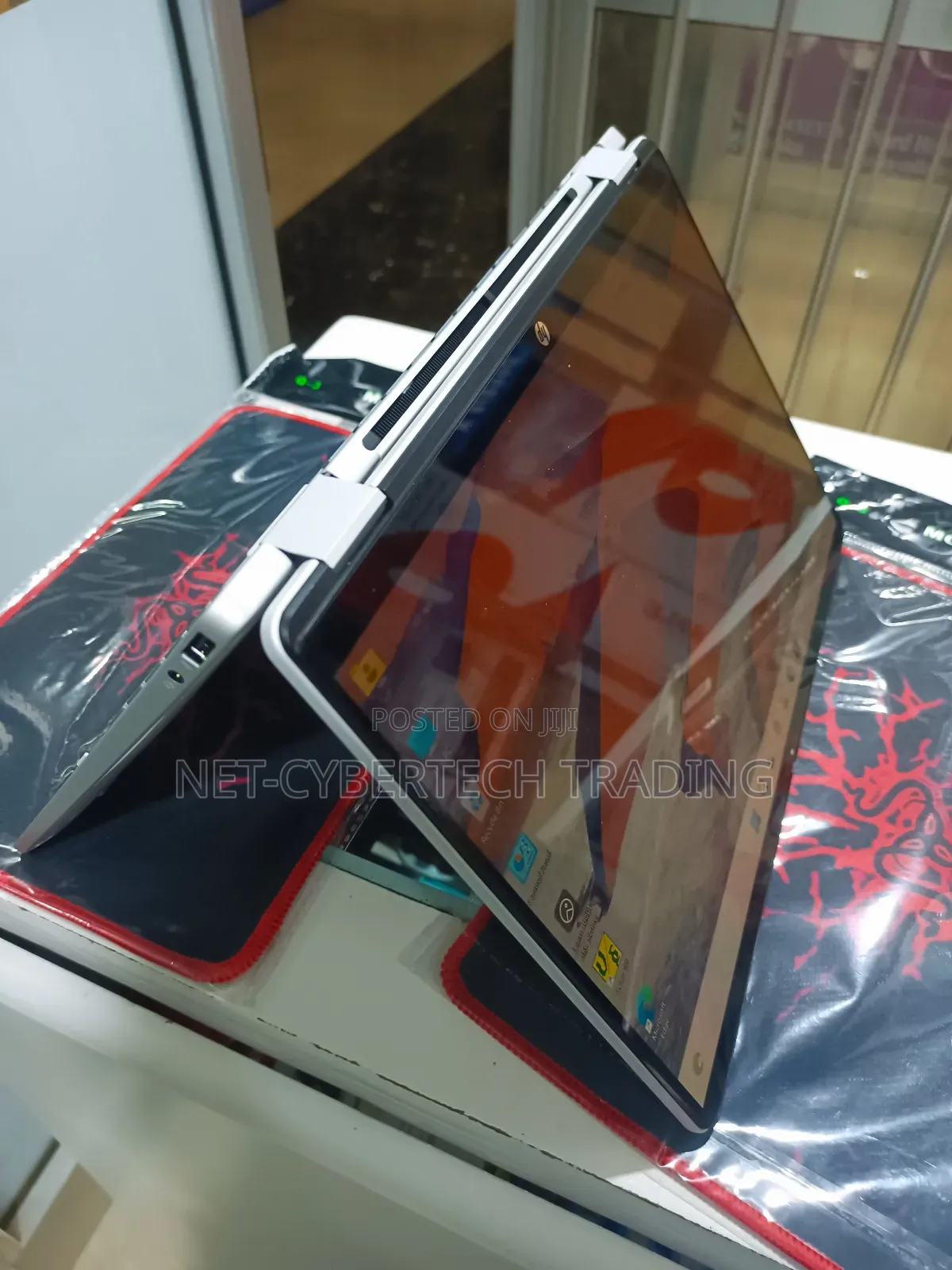 New Laptop HP OmniBook 5 Flip 8GB Intel Core 5 SSD 512GB