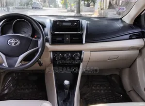 Toyota Yaris 2013 White