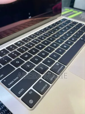 New Laptop Apple MacBook Air 2024 M3 13-Inch 8GB Apple M3 SSD 256GB