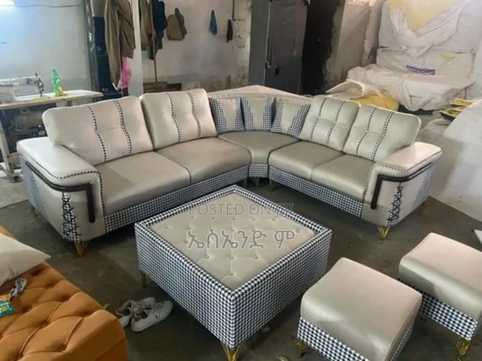 Artisan Upholstery Sofa Design With Table