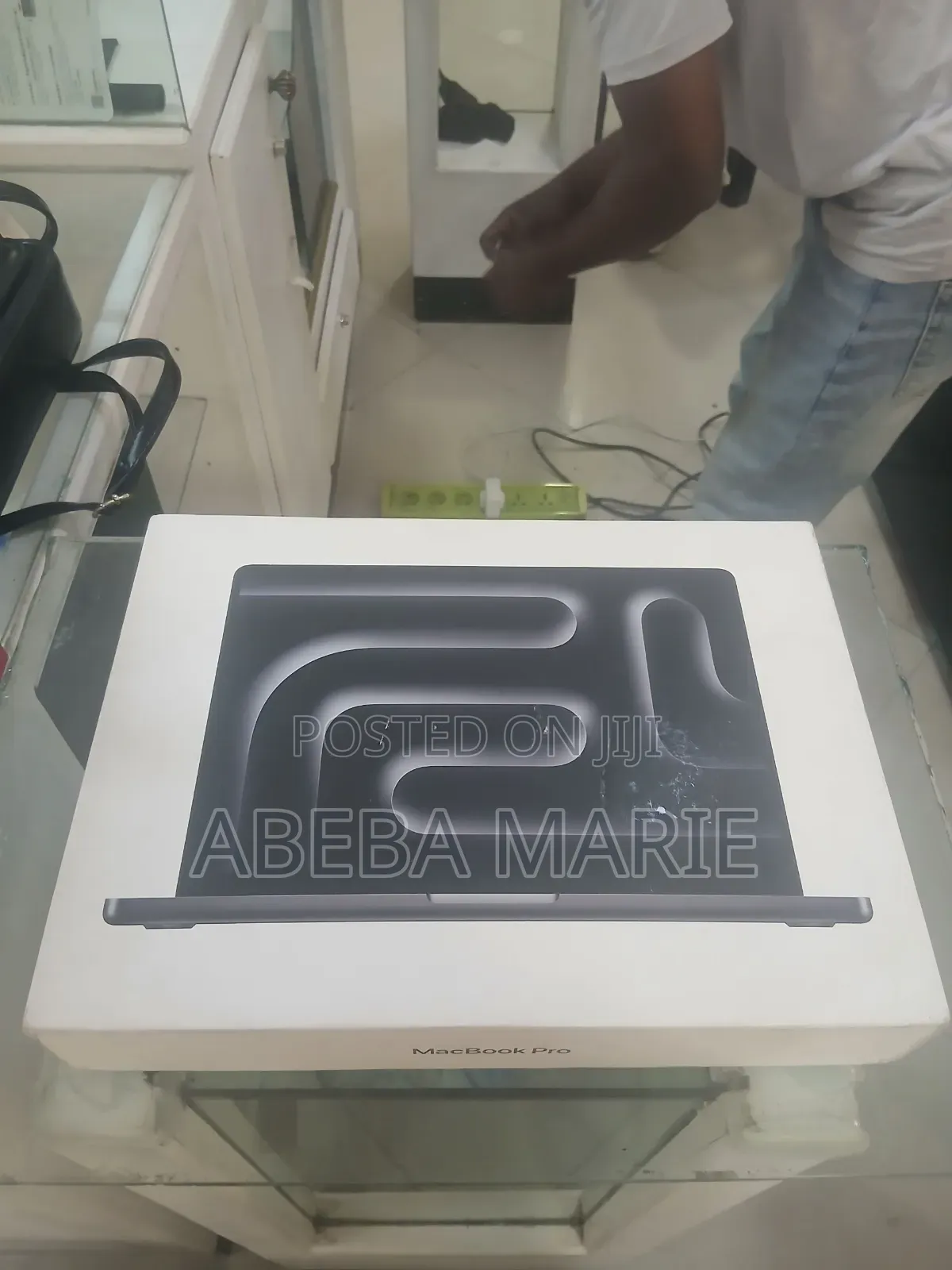 New Apple MacBook Pro 2024 M4 14-Inch 48GB Apple M4 Pro SSD 512GB