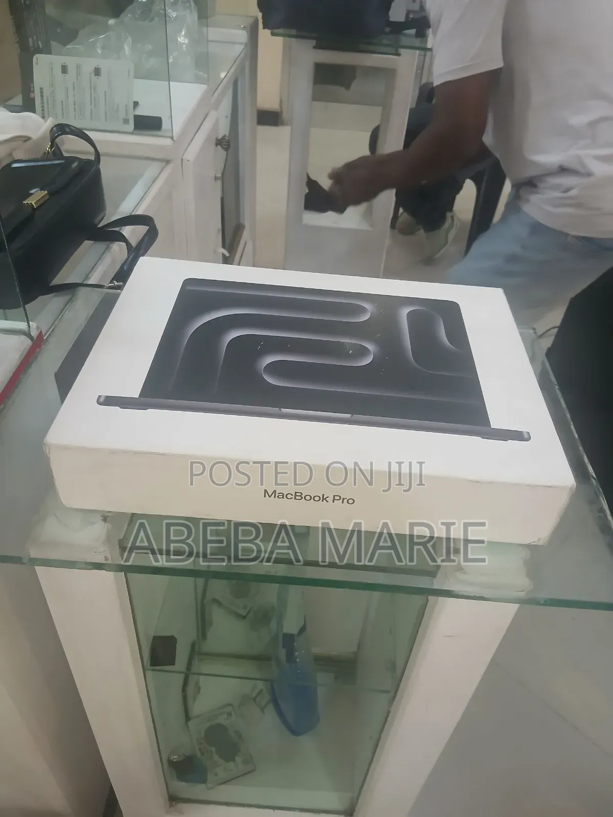 New Apple MacBook Pro 2024 M4 14-Inch 48GB Apple M4 Pro SSD 512GB