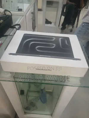 New Apple MacBook Pro 2024 M4 14-Inch 48GB Apple M4 Pro SSD 512GB