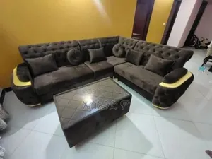 Sway Sofa Style With Table Design