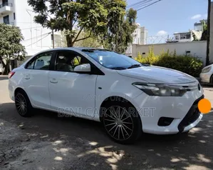 Toyota Yaris 2013 White