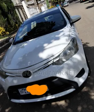 Toyota Yaris 2013 White