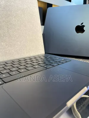 New Laptop Apple MacBook Pro 64GB Apple M4 Max SSD 1T