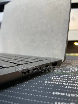 New Laptop Apple MacBook Pro 64GB Apple M4 Max SSD 1T