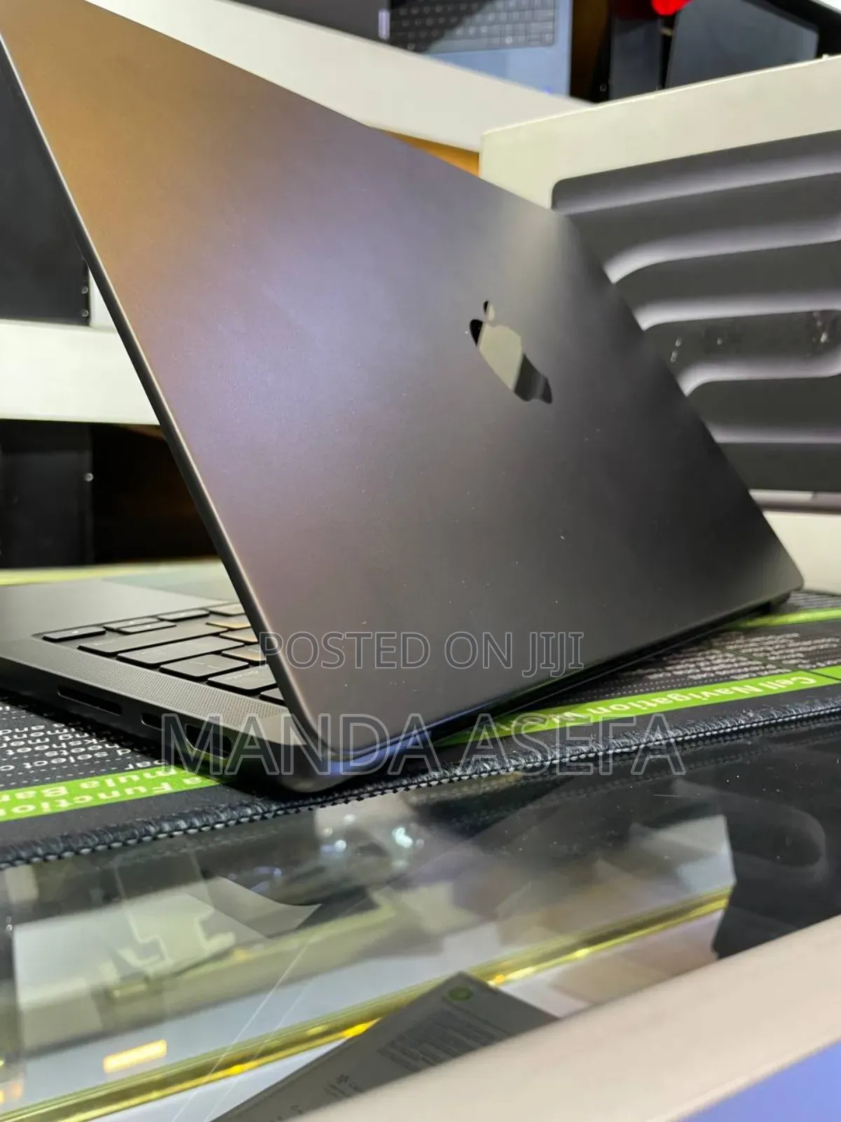 New Laptop Apple MacBook Pro 48GB Apple M4 Pro SSD 512GB