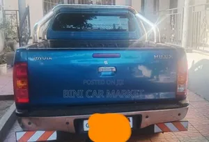 Toyota Hilux 2009 Blue