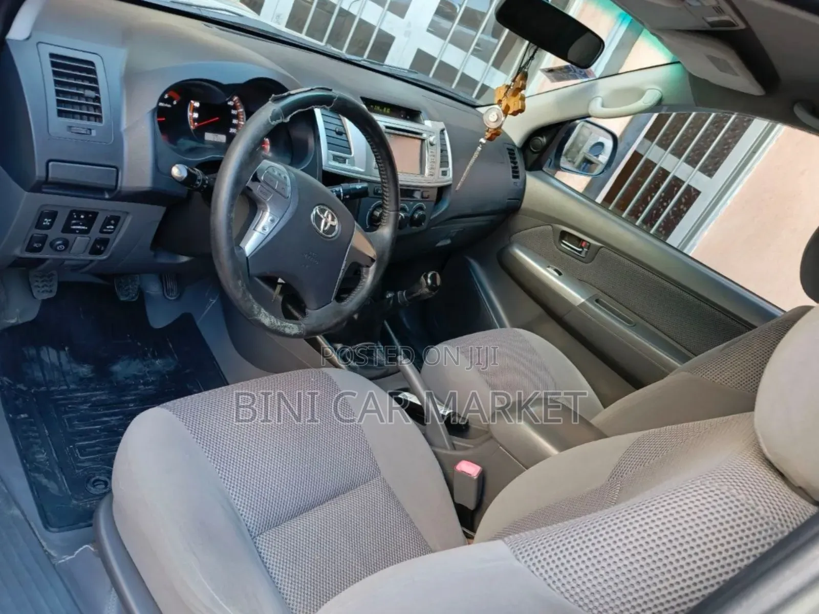 Toyota Hilux 2012 Silver