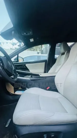 Toyota bZ4X 71.4 kWh AWD 2023 White