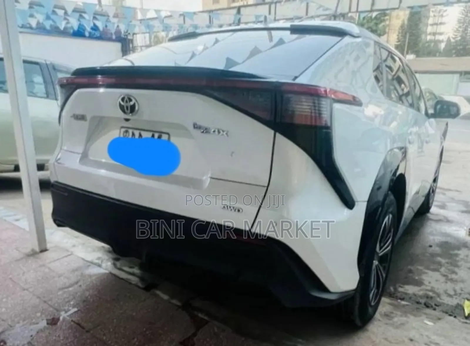 Toyota bZ4X 71.4 kWh AWD 2023 White