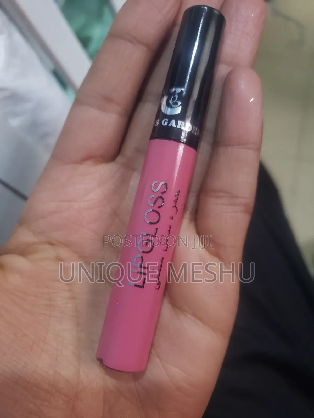 Very Elegant and Long Lasting Lipgloss