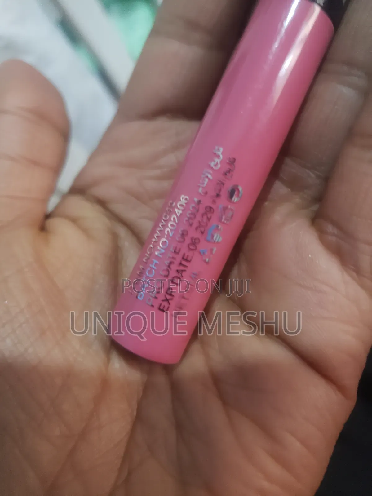 Very Elegant and Long Lasting Lipgloss