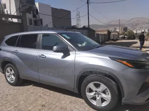 Toyota Highlander Hybrid 2023 Blue