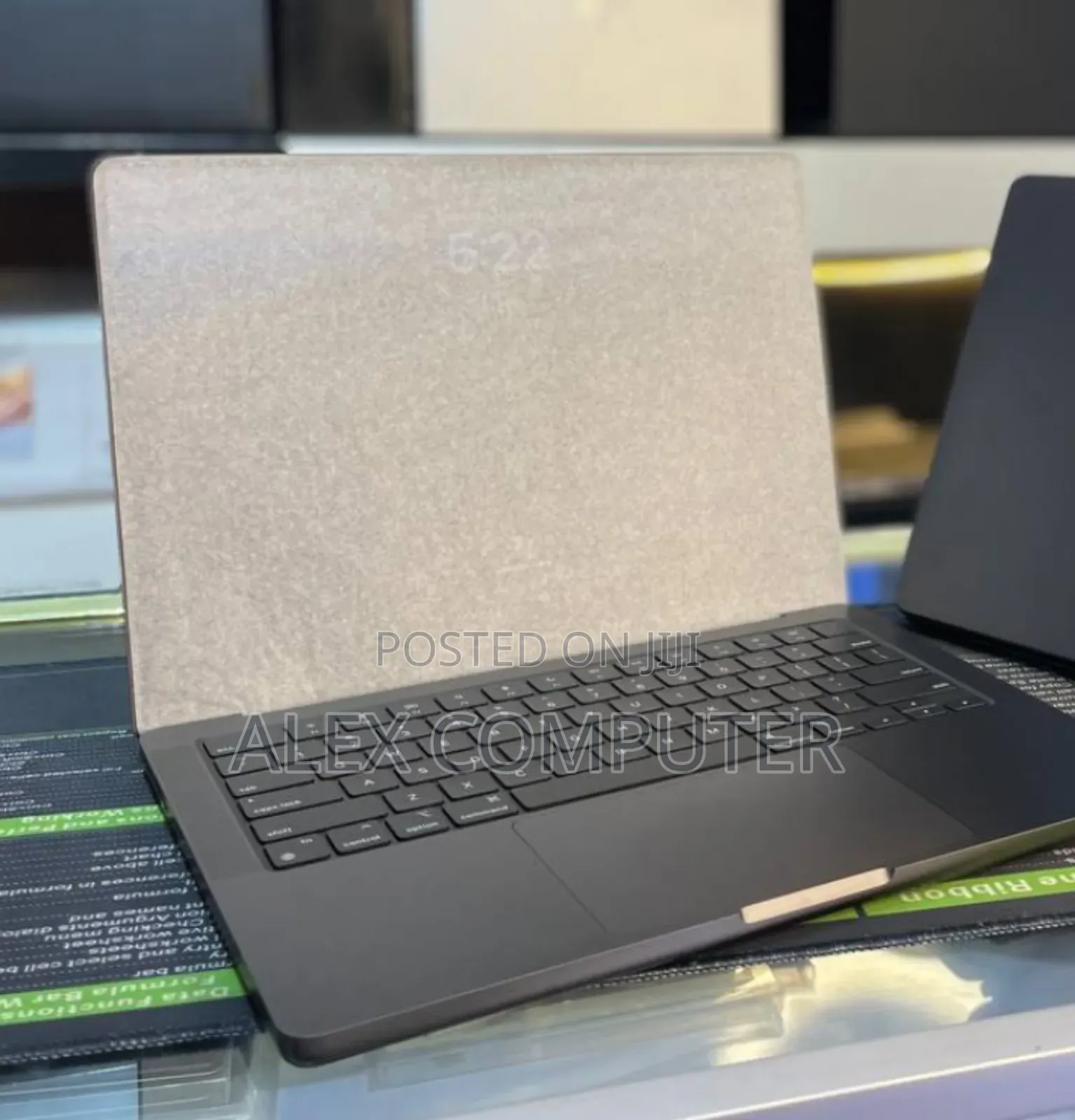 New Laptop Apple MacBook Pro 64GB Apple M3 Max SSD 1T