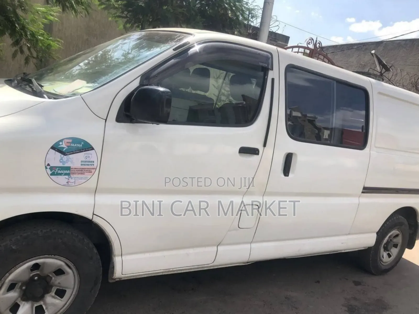 Toyota HiAce 2012 White