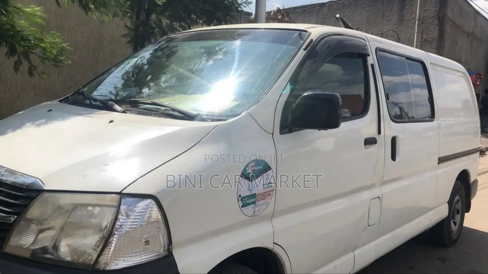 Toyota HiAce 2012 White