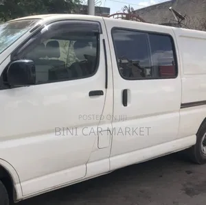 Toyota HiAce 2012 White