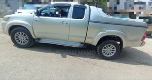 Toyota Hilux 2013 Gold