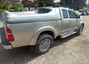 Toyota Hilux 2013 Gold