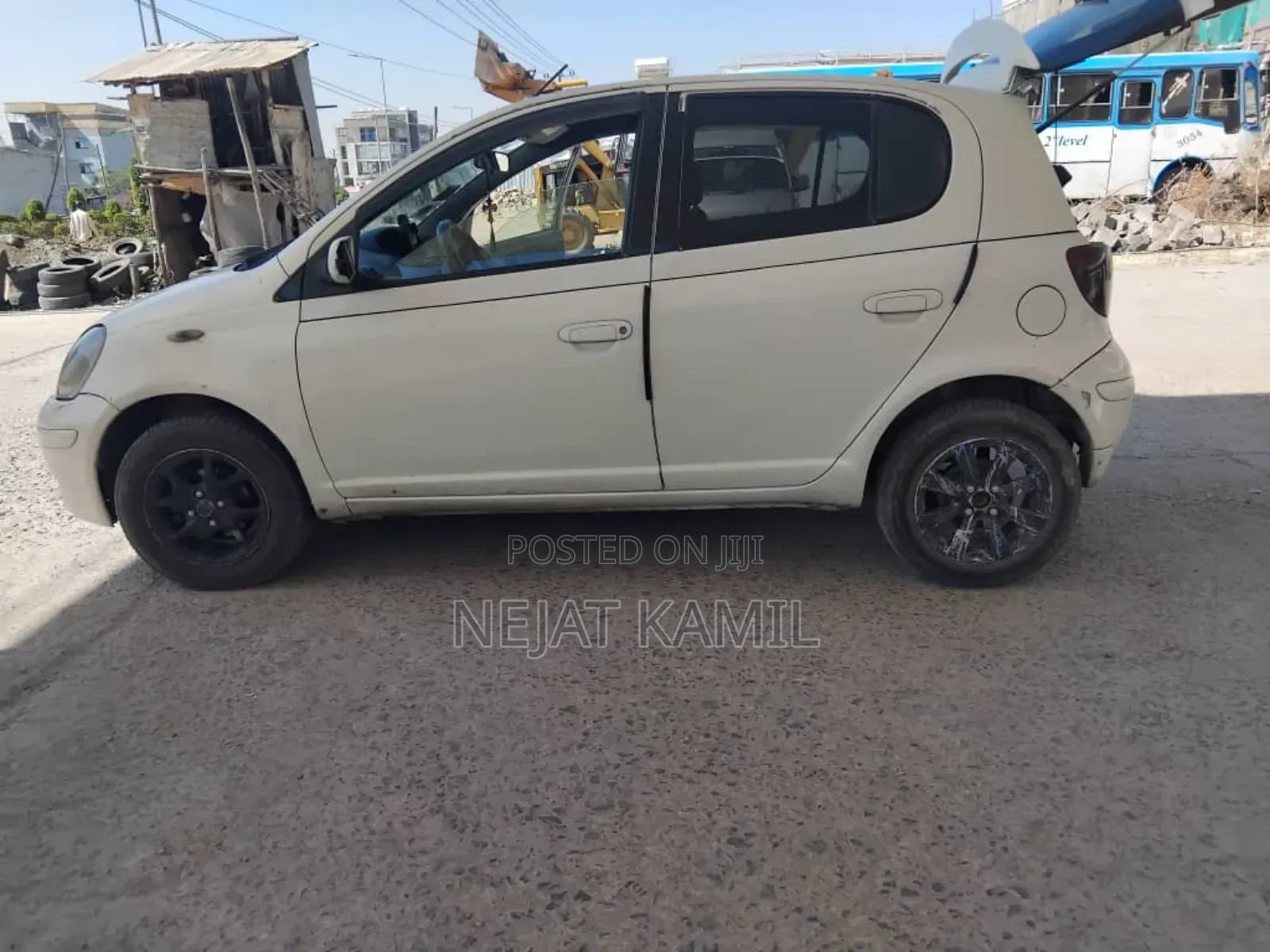 Toyota Vitz 2002 White