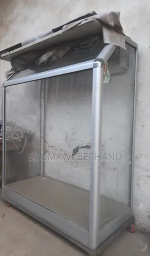 Glass Display Showcase Cabinet / Shop Display Cabinet With 3 Levels