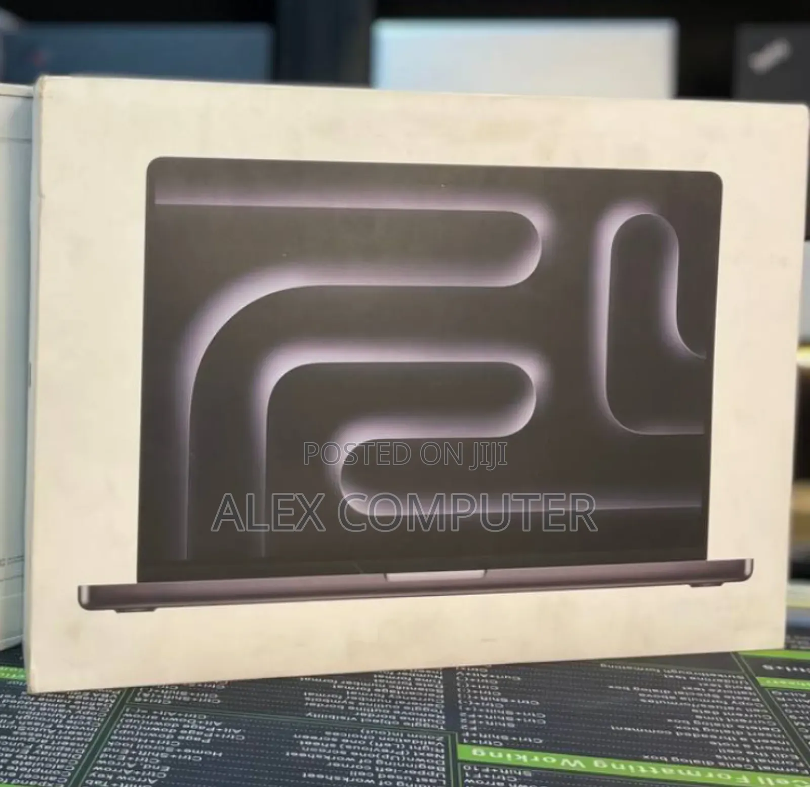 New Laptop Apple MacBook Pro 36GB Apple M4 Max SSD 1T