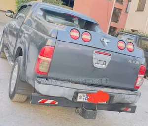Toyota Hilux 2010 Black